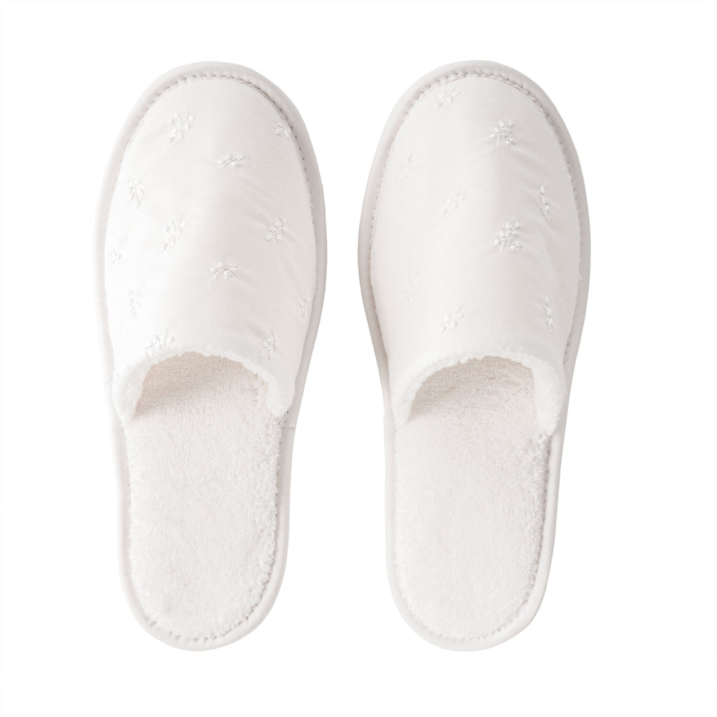 Chinelo com bordado ODETE
